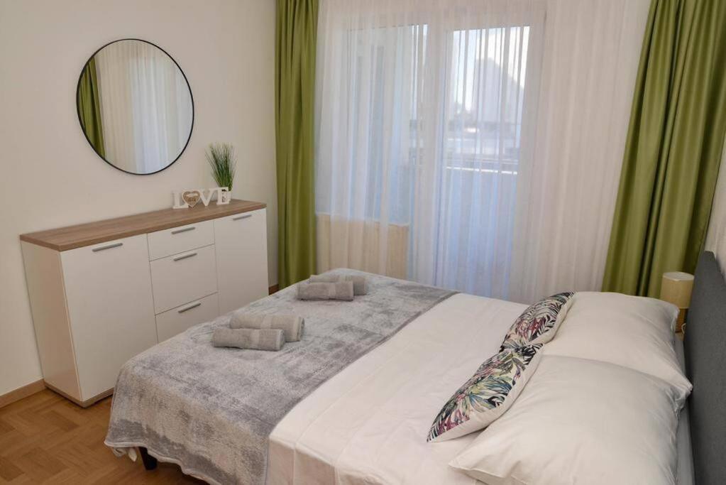 Apartment Longin Задар Екстер'єр фото