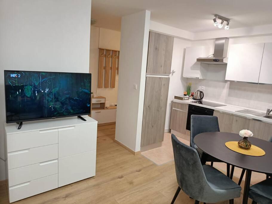 Apartment Longin Задар Екстер'єр фото